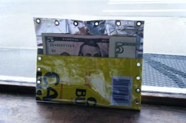 Bustello Billfold Yello